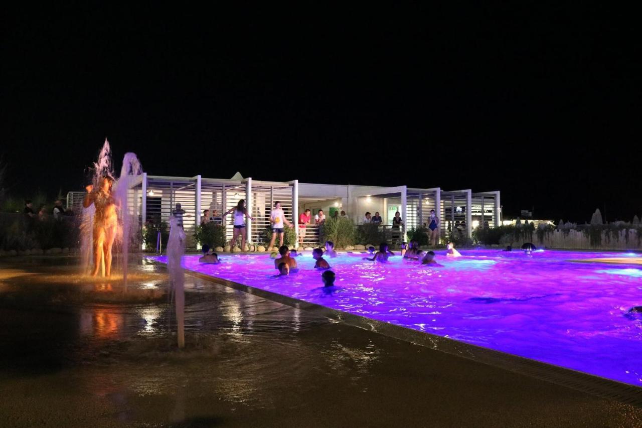 Hotel Bristol Мисано Адриатико Екстериор снимка