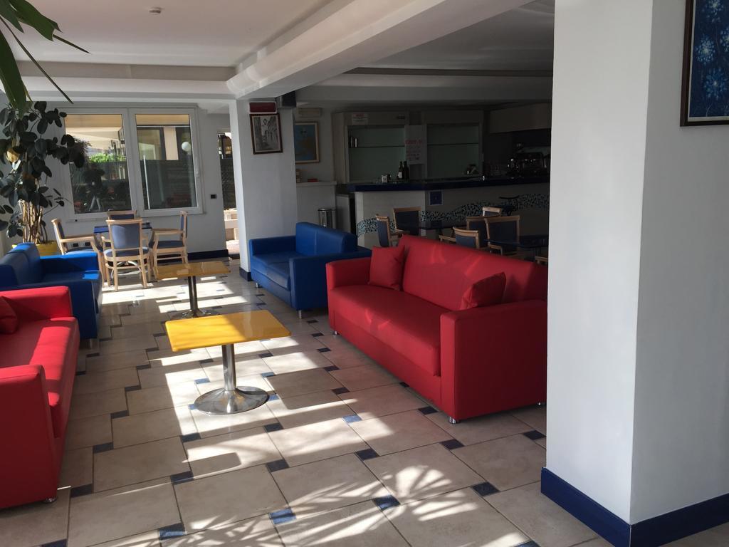 Hotel Bristol Мисано Адриатико Екстериор снимка