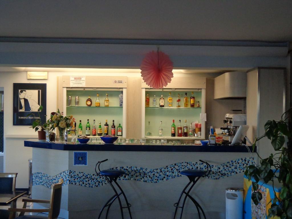 Hotel Bristol Мисано Адриатико Екстериор снимка