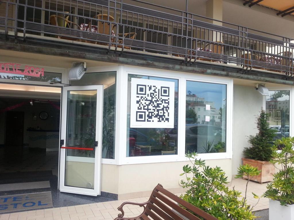 Hotel Bristol Мисано Адриатико Екстериор снимка