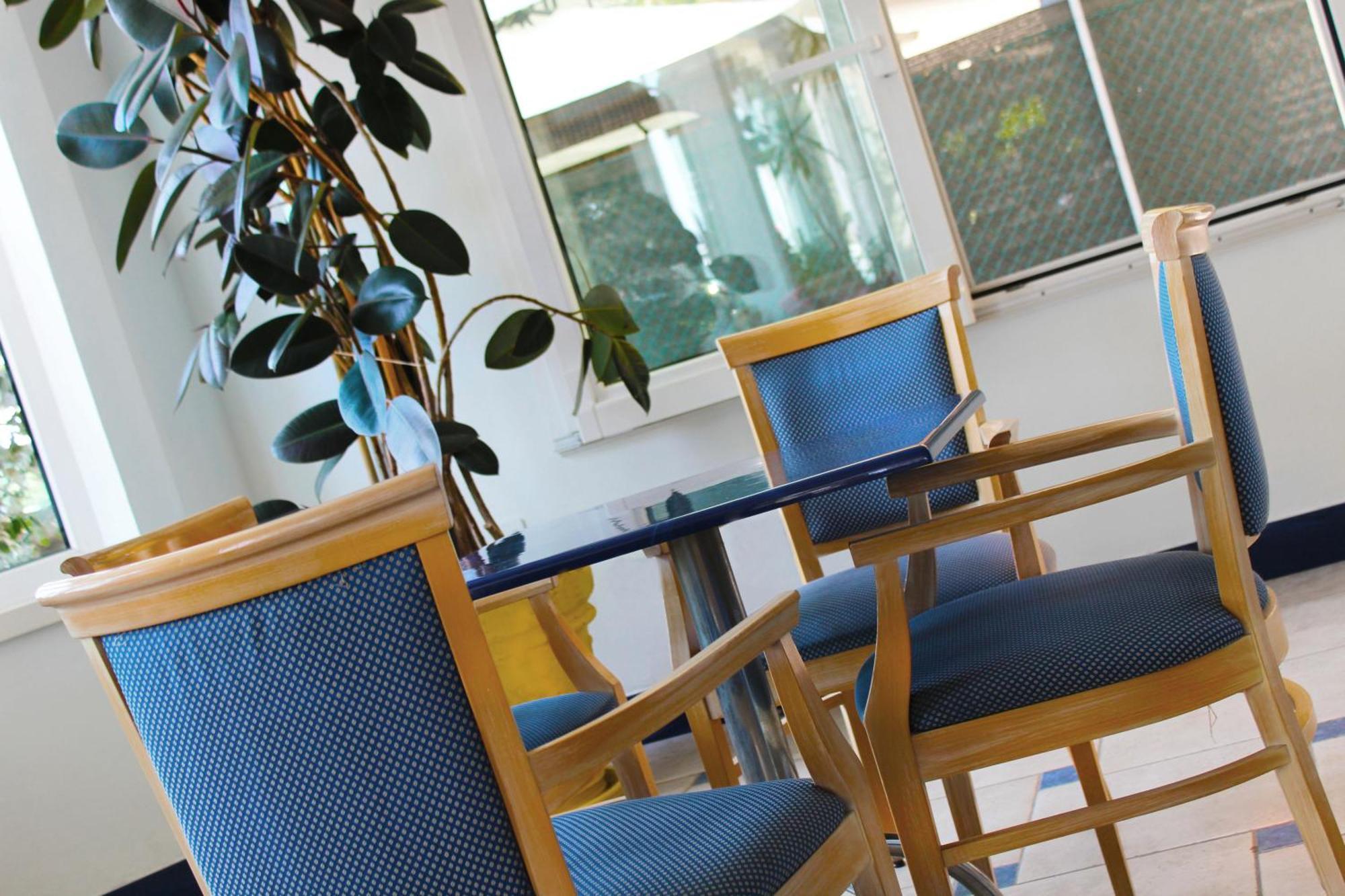 Hotel Bristol Мисано Адриатико Екстериор снимка
