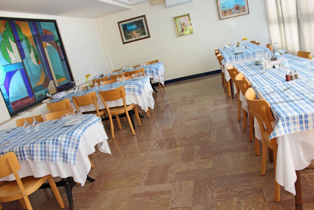 Hotel Bristol Мисано Адриатико Екстериор снимка
