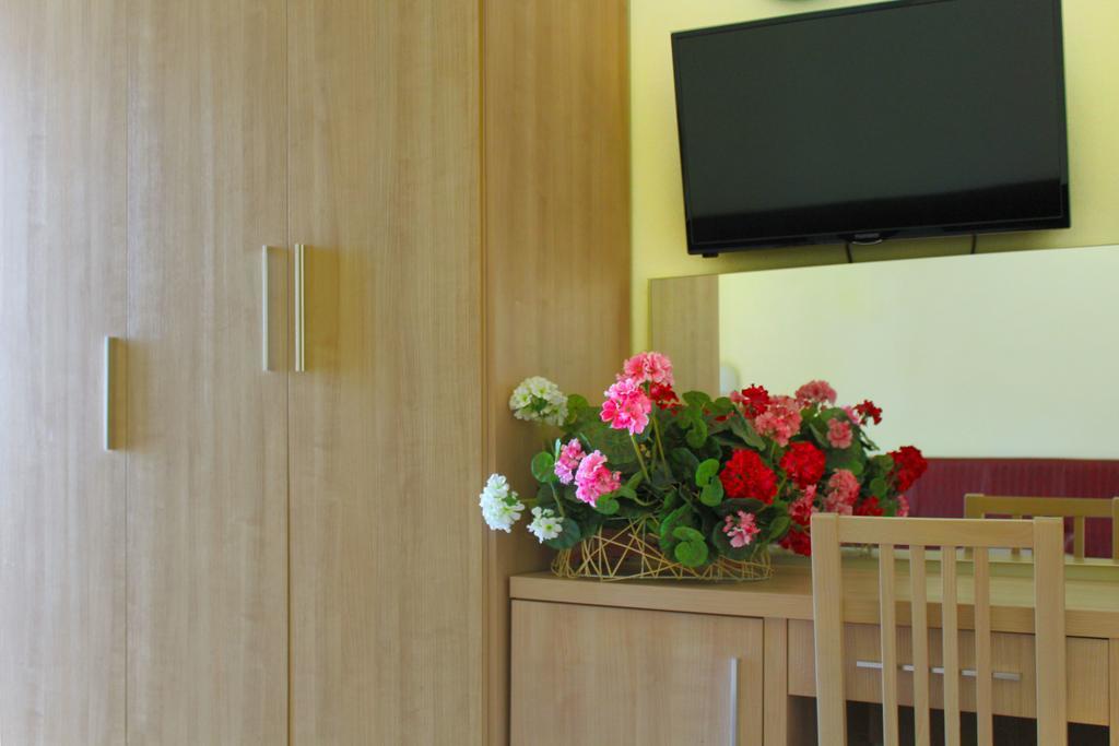 Hotel Bristol Мисано Адриатико Екстериор снимка