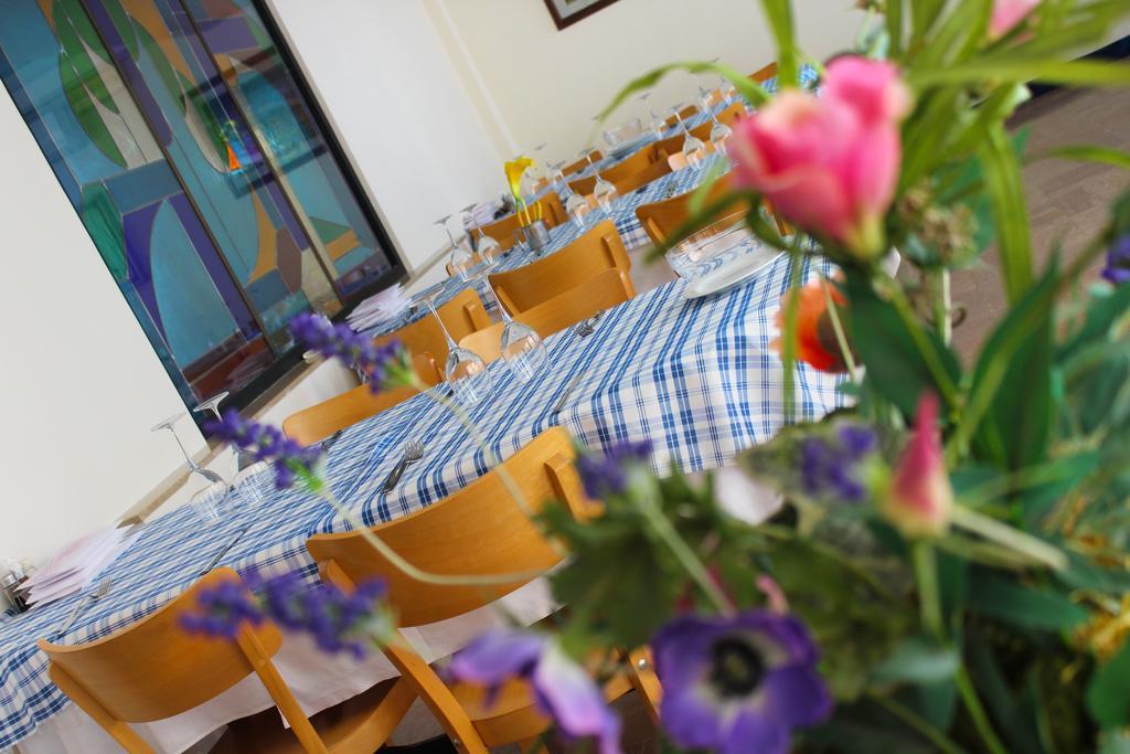 Hotel Bristol Мисано Адриатико Екстериор снимка