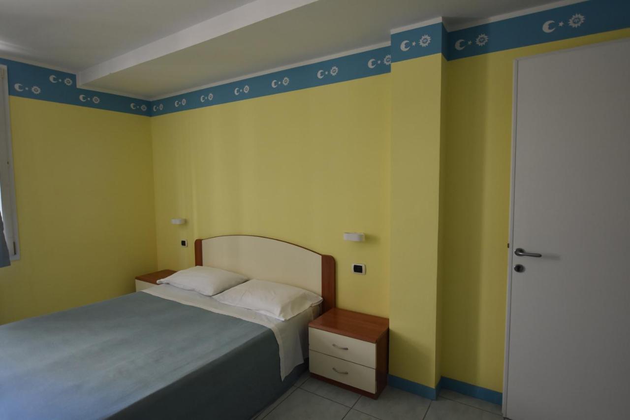 Hotel Bristol Мисано Адриатико Екстериор снимка